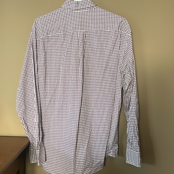 Men’s Vineyard Vines Classic Plaid button-down shirt, size Medium.  Worn once - Picture 8 of 10